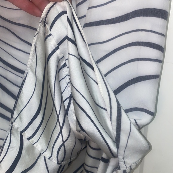 Alice + Olivia Top - Picture 7 of 9